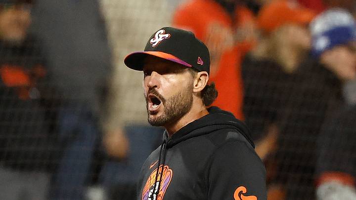 San Francisco, California, USA; San Francisco Giants manager Tony Vitello returns to the dugout during the ninth inning against the Minnesota Twins at Oracle Park. Mandatory Credit: Kelley L Cox-Imagn Images