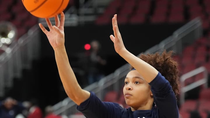 Notre Dame guard Hannah Hidalgo (3) warms up before the game against Louisville in the KFC Yum! Center.
March 1, 2026 Notre Dame guard Hannah Hidalgo (3) warms up before the game against Louisville in the KFC Yum! Center.
March 1, 2026