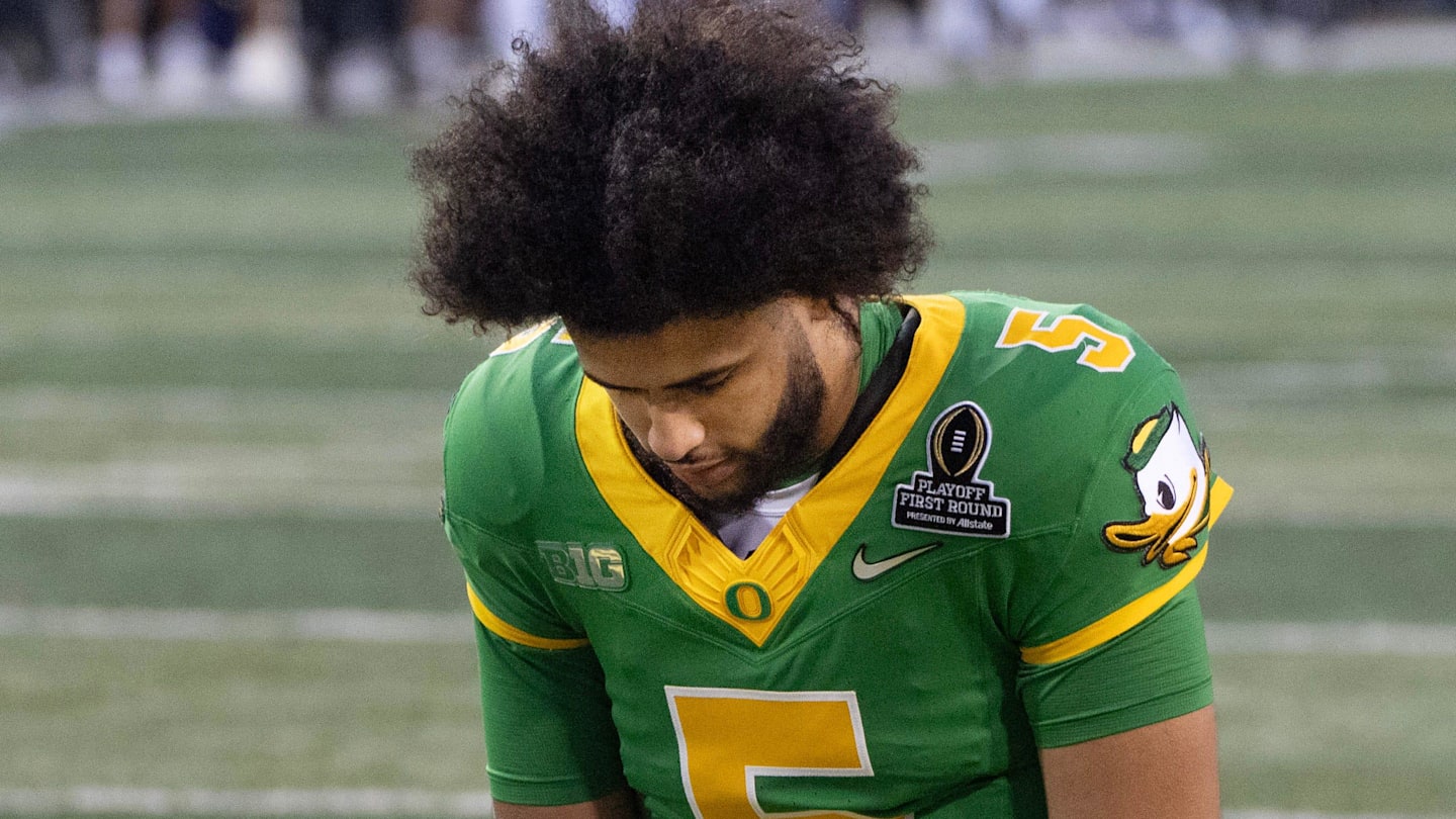 Oregon Ducks Coach Shares Hot Take About Quarterback Dante Moore