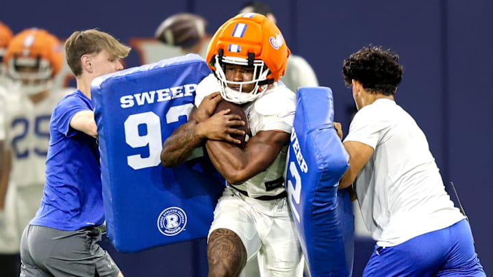 Florida Gators redshirt freshman running back KD Daniels participates in a drill during the viewing period of practice on Aug. 14, 2025.