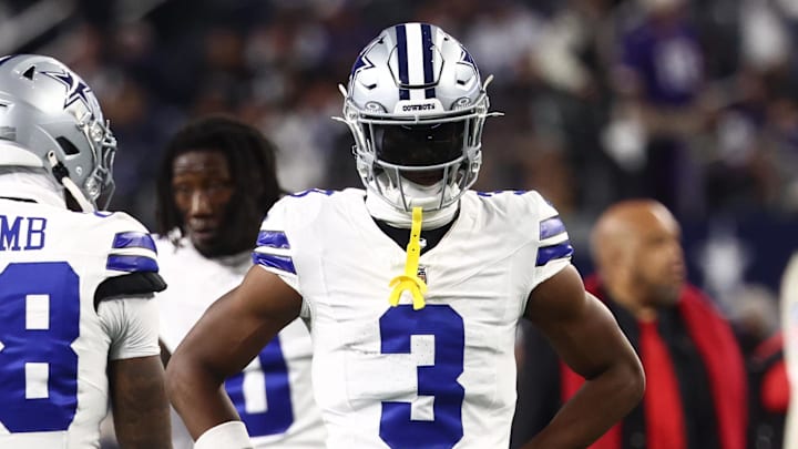 Dallas Cowboys wide receiver George Pickens warms up before a game against the Minnesota Vikings at AT&T Stadium.