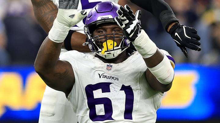Minnesota Vikings DL Jalen Redmond