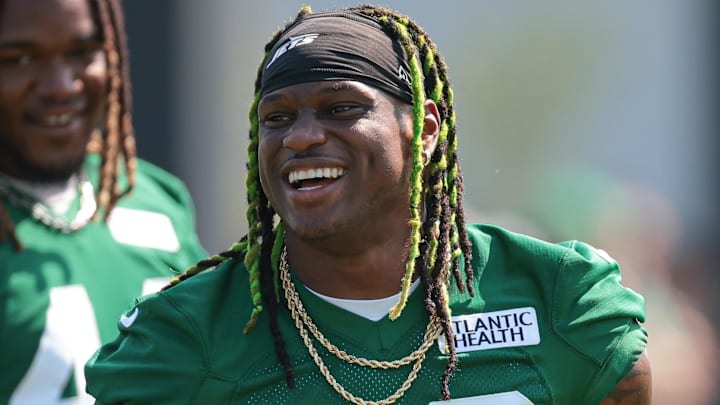 Linebacker Quincy Williams