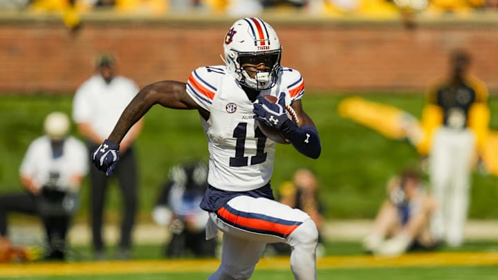 Auburn Tigers wide receiver Malcolm Simmons was arrested on Tuesday, according to Lee County Sheriff reports. 