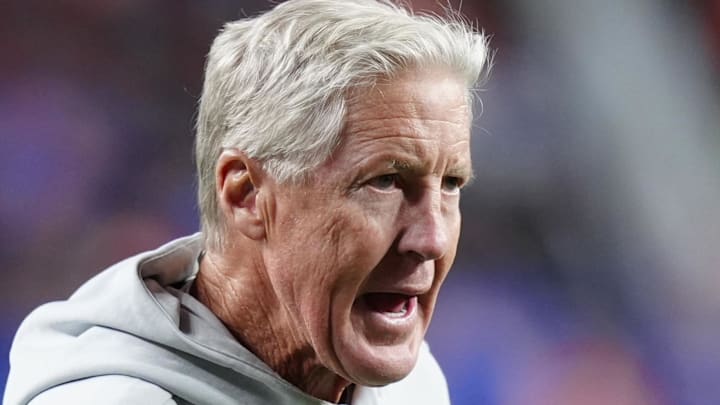 Nov 6, 2025; Denver, Colorado, USA; Las Vegas Raiders head coach Pete Carroll before the game at Empower Field at Mile High. Mandatory Credit: Ron Chenoy-Imagn Images Nov 6, 2025; Denver, Colorado, USA; Las Vegas Raiders head coach Pete Carroll before the game at Empower Field at Mile High. Mandatory Credit: Ron Chenoy-Imagn Images