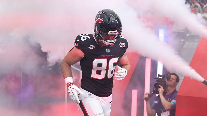 Sep 20, 2026; Houston, Texas, USA; Houston Texans tight end Dalton Schultz (86) runs onto the field before the game against the Cincinnati Bengals at Reliant Stadium. Mandatory Credit: Troy Taormina-Imagn Images Sep 20, 2026; Houston, Texas, USA; Houston Texans tight end Dalton Schultz (86) runs onto the field before the game against the Cincinnati Bengals at Reliant Stadium. Mandatory Credit: Troy Taormina-Imagn Images