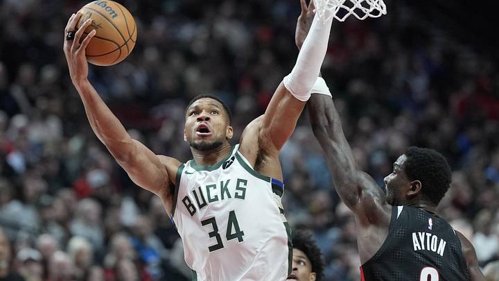 Jan 28, 2025; Portland, Oregon, USA; Milwaukee Bucks power forward Giannis Antetokounmpo (34) shoots the ball against Portland Trail Blazers center Deandre Ayton (2) during the second half at Moda Center. Mandatory Credit: Soobum Im-Imagn Images Jan 28, 2025; Portland, Oregon, USA; Milwaukee Bucks power forward Giannis Antetokounmpo (34) shoots the ball against Portland Trail Blazers center Deandre Ayton (2) during the second half at Moda Center. Mandatory Credit: Soobum Im-Imagn Images
