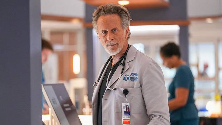 CHICAGO MED -- "Third Rails" Episode 1202 -- Pictured: Steven Weber as Dr. Dean Archer CHICAGO MED -- "Third Rails" Episode 1202 -- Pictured: Steven Weber as Dr. Dean Archer