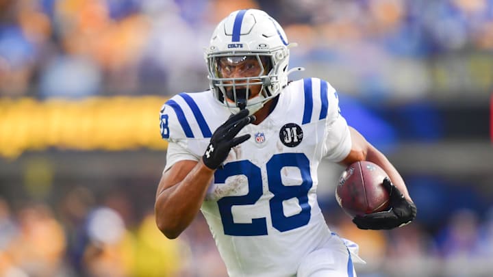 Oct 19, 2025; Inglewood, California, USA; Indianapolis Colts running back Jonathan Taylor (28) moves the ball in the first half against the Los Angeles Chargers at SoFi Stadium. Oct 19, 2025; Inglewood, California, USA; Indianapolis Colts running back Jonathan Taylor (28) moves the ball in the first half against the Los Angeles Chargers at SoFi Stadium.