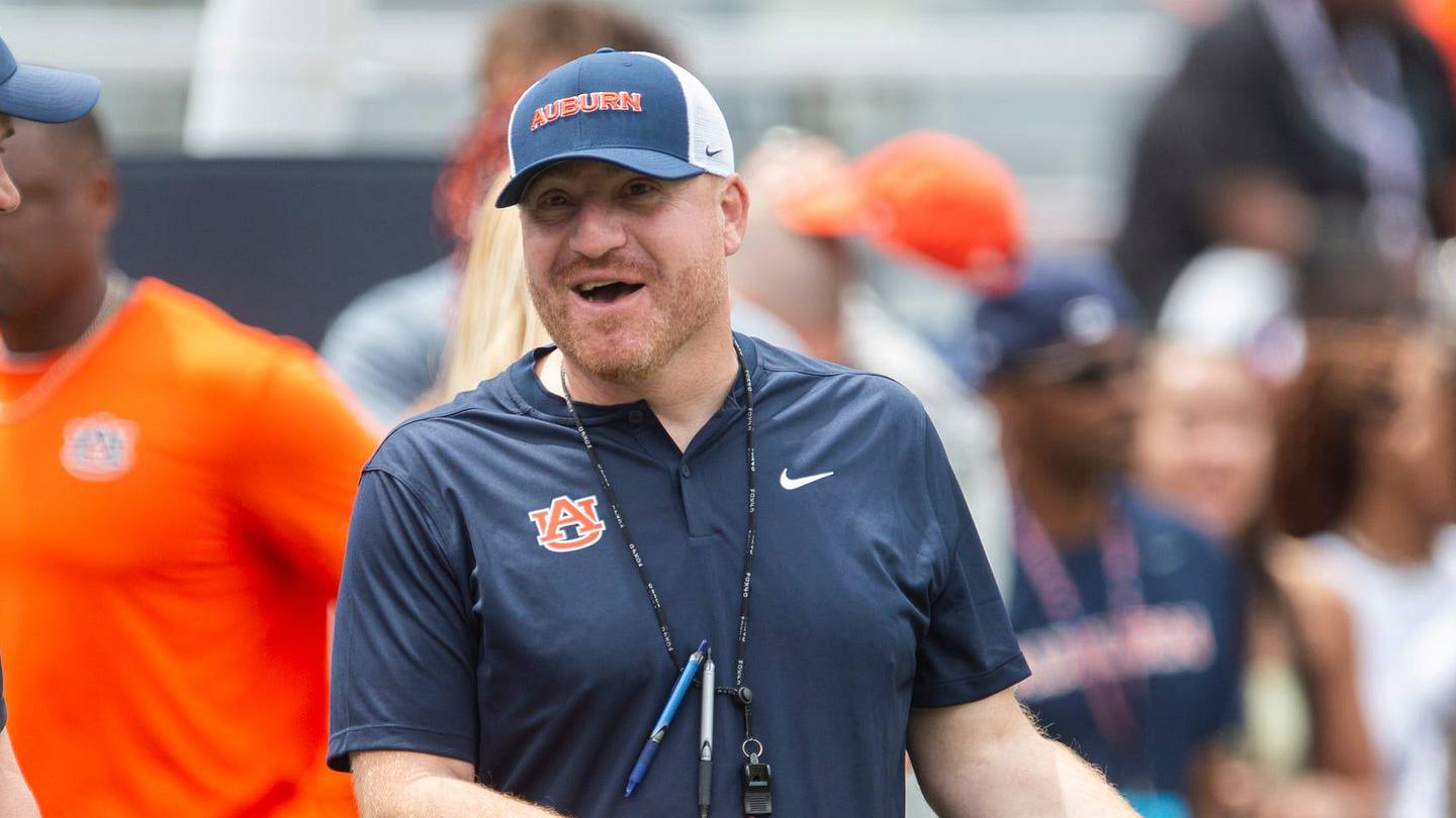 Alex Golesh proves recruiting prowess once again by beating UGA for 4-star cornerback