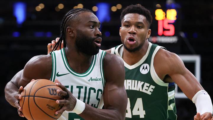 Oct 28, 2024; Boston, Massachusetts, USA; Boston Celtics forward Jaylen Brown (7) drives to the basket defended by Milwaukee Bucks forward Giannis Antetokounmpo (34) during the second half at TD Garden. Mandatory Credit: Paul Rutherford-Imagn Images Oct 28, 2024; Boston, Massachusetts, USA; Boston Celtics forward Jaylen Brown (7) drives to the basket defended by Milwaukee Bucks forward Giannis Antetokounmpo (34) during the second half at TD Garden. Mandatory Credit: Paul Rutherford-Imagn Images