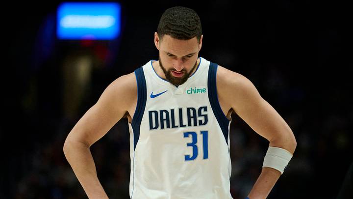 Mar 27, 2026; Portland, Oregon, USA; Dallas Mavericks guard Klay Thompson (31) walks up the court during the second half against the Portland Trail Blazers at Moda Center. Mandatory Credit: Troy Wayrynen-Imagn Images Mar 27, 2026; Portland, Oregon, USA; Dallas Mavericks guard Klay Thompson (31) walks up the court during the second half against the Portland Trail Blazers at Moda Center. Mandatory Credit: Troy Wayrynen-Imagn Images