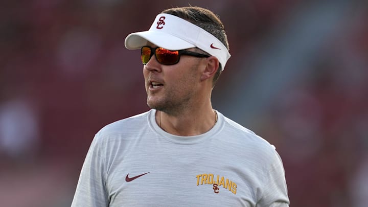 Sep 3, 2022; Los Angeles, California, USA; Southern California Trojans head coach Lincoln Riley reacts in the second half against the Rice Owls at United Airlines Field at Los Angeles Memorial Coliseum. Mandatory Credit: Kirby Lee-Imagn Images Sep 3, 2022; Los Angeles, California, USA; Southern California Trojans head coach Lincoln Riley reacts in the second half against the Rice Owls at United Airlines Field at Los Angeles Memorial Coliseum. Mandatory Credit: Kirby Lee-Imagn Images