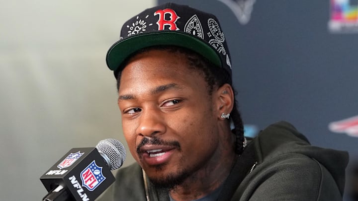 New England Patriots, Stefon Diggs