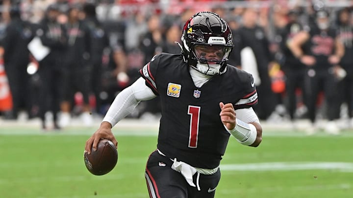 Oct 5, 2025; Glendale, Arizona, USA; Arizona Cardinals quarterback Kyler Murray (1) runs for a touchdown against the Tennessee Titans during the first quarter at State Farm Stadium. Mandatory Credit: Matt Kartozian-Imagn Images Oct 5, 2025; Glendale, Arizona, USA; Arizona Cardinals quarterback Kyler Murray (1) runs for a touchdown against the Tennessee Titans during the first quarter at State Farm Stadium. Mandatory Credit: Matt Kartozian-Imagn Images