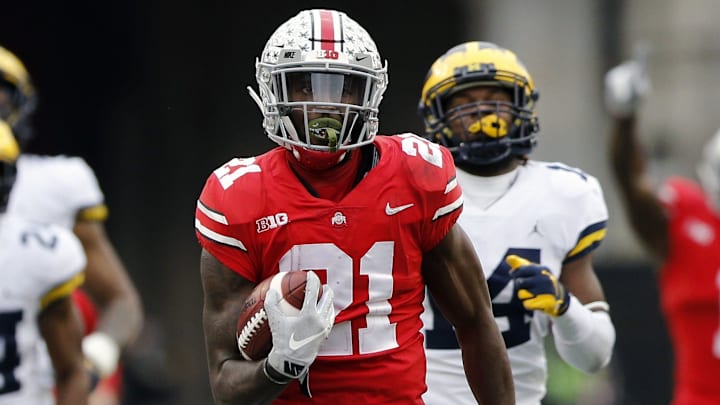 Ohio State Buckeyes wide receiver Parris Campbell Jr. (21) scores a rushing touchdown against Michigan Wolverines in the 4th quarter of their game at Ohio Stadium in Columbus, Ohio on November 24, 2018.