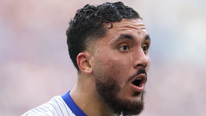 Rayan Cherki a vécu la défaite de l'OM. Rayan Cherki a vécu la défaite de l'OM.