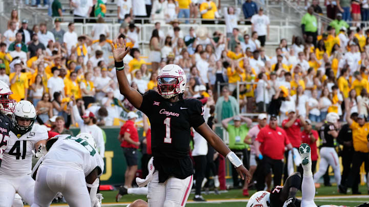 Nov 4, 2023; Waco, Texas, USA;  Houston Cougars quarterback Donovan Smith (1) waves goodbye to the