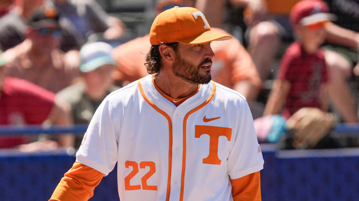 The rival head coach swaps his Tennessee uniform for a San Francisco Giants uniform The rival head coach swaps his Tennessee uniform for a San Francisco Giants uniform