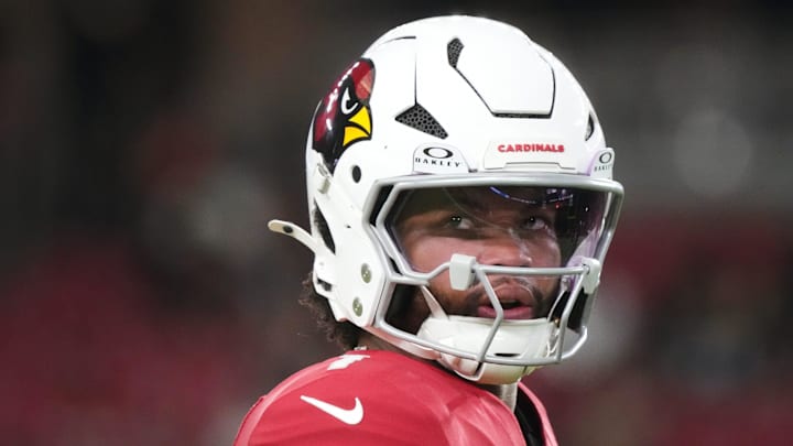 Arizona Cardinals quarterback Kyler Murray (1) warms up before their game against the Las Vegas Raiders at State Farm Stadium in Glendale, on Aug. 23, 2025.