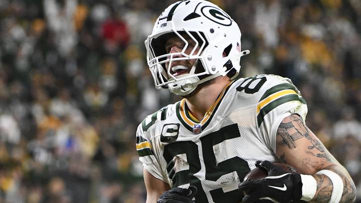 Green Bay Packers tight end Tucker Kraft (85) celebrates his touchdown against the Pittsburgh Steelers.
