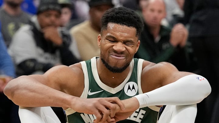 Detroit Pistons v Milwaukee Bucks Detroit Pistons v Milwaukee Bucks