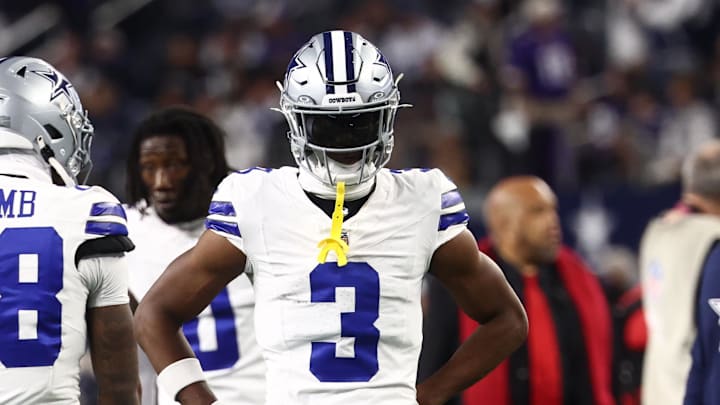Dallas Cowboys wide receiver George Pickens warms up before a game against the Minnesota Vikings at AT&T Stadium. 