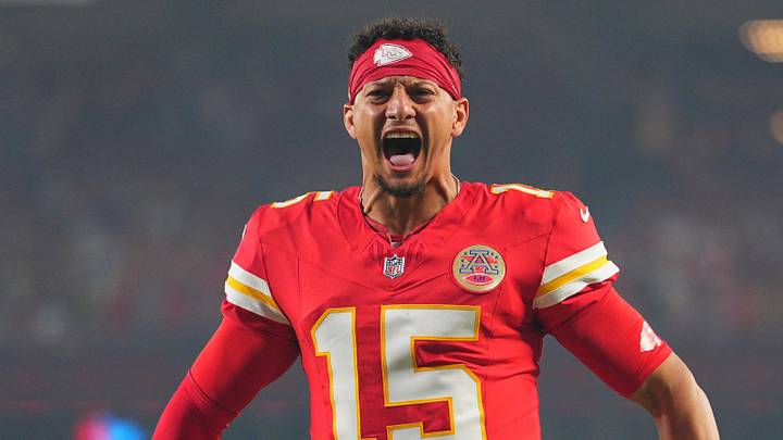 Kansas City Chiefs quarterback Patrick Mahomes (15) Kansas City Chiefs quarterback Patrick Mahomes (15)