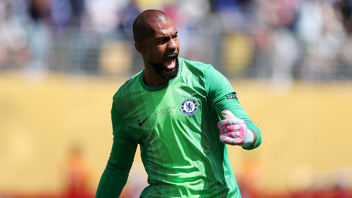 Robert Sanchez lance déjà de potentielles hostilités avec le PSG. Robert Sanchez lance déjà de potentielles hostilités avec le PSG.