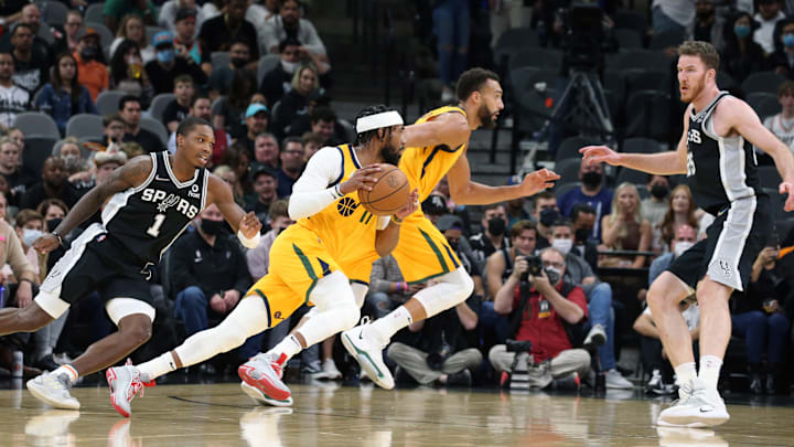 Mike Conley, Lonnie Walker, Rudy Gobert, Jakob Poeltl