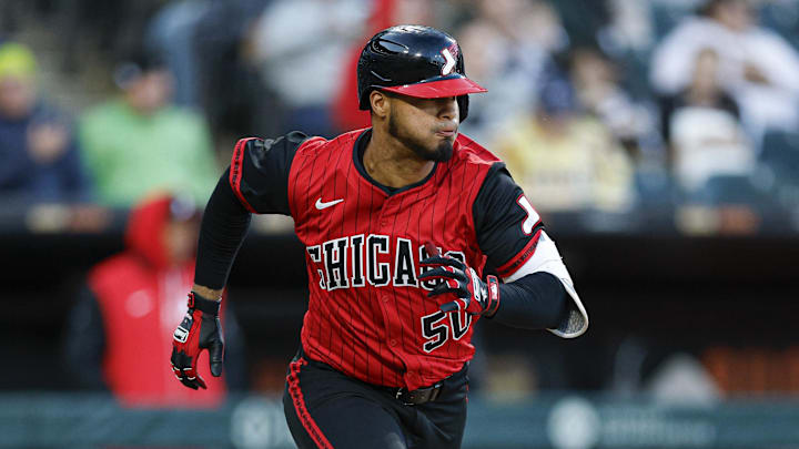Chicago White Sox second baseman Lenyn Sosa (50) runs against the Texas Rangers at Rate Field. 