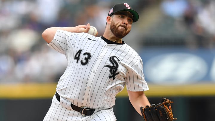 Jul 26, 2025; Chicago, Illinois, USA; Chicago White Sox starting pitcher Aaron Civale (43) pitches during the first inning against the Chicago Cubs at Rate Field. Mandatory Credit: Patrick Gorski-Imagn Images