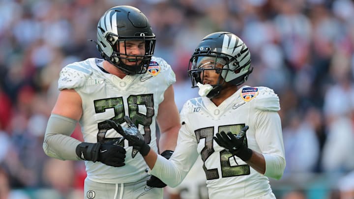 Oregon Ducks defensive players during College Football Playoff game vs. Texas Tech