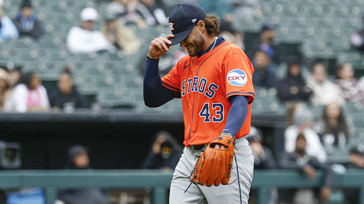 May 4, 2025; Chicago, Illinois, USA; Houston Astros starting pitcher Lance McCullers Jr. (43) leaves a baseball game against the Chicago White Sox during the fourth inning at Rate Field May 4, 2025; Chicago, Illinois, USA; Houston Astros starting pitcher Lance McCullers Jr. (43) leaves a baseball game against the Chicago White Sox during the fourth inning at Rate Field