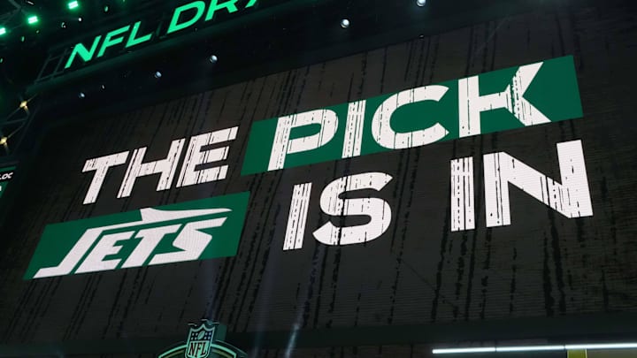 Apr 24, 2025; Green Bay, WI, USA; The New York Jets logo is projected on the video board during the NFL Draft at Lambeau Field. Mandatory Credit: Kirby Lee-Imagn Images