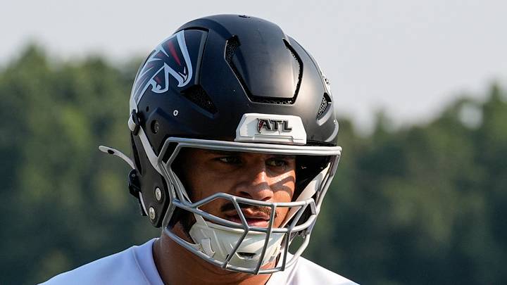 Atlanta Falcons linebacker Bralen Trice 