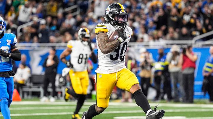 Pittsburgh Steelers running back Jaylen Warren (30) runs for a touchdown against Detroit Lions during the second half at Ford Field in Detroit on Sunday, Dec. 21, 2025. Pittsburgh Steelers running back Jaylen Warren (30) runs for a touchdown against Detroit Lions during the second half at Ford Field in Detroit on Sunday, Dec. 21, 2025.