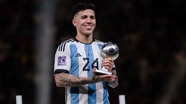 El Mejor Jugador Joven del Mundial Qatar 2022, el argentino Enzo Fernández, elevó su valor de mercado 20 millones de euros para alcanzar los 55 mde.