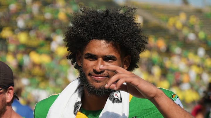 Oregon Ducks Dan Lanning Eugene Autzen Stadium Heisman Trophy Dante Moore Fernando Mendoza Indian Hoosiers college football