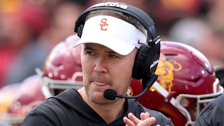 Nov 18, 2023; Los Angeles, California, USA; USC Trojans head coach Lincoln Riley during the first quarter at United Airlines Field at Los Angeles Memorial Coliseum. Mandatory Credit: Jason Parkhurst-Imagn Images Nov 18, 2023; Los Angeles, California, USA; USC Trojans head coach Lincoln Riley during the first quarter at United Airlines Field at Los Angeles Memorial Coliseum. Mandatory Credit: Jason Parkhurst-Imagn Images