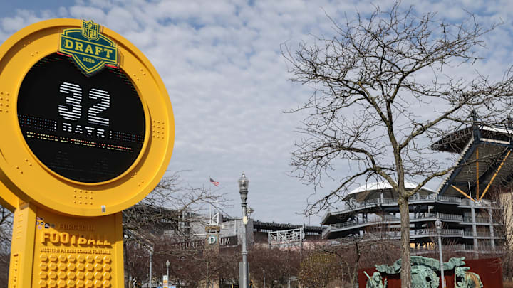 Mar 22, 2026; Pittsburgh, Pennsylvania, USA;  View of the Draft Day countdown clock outside of Acrisure Stadium site of the 2025 NFL Draft before the Pittsburgh Penguins host the Carolina Hurricanes at PPG Paints Arena. Mandatory Credit: Charles LeClaire-Imagn Images