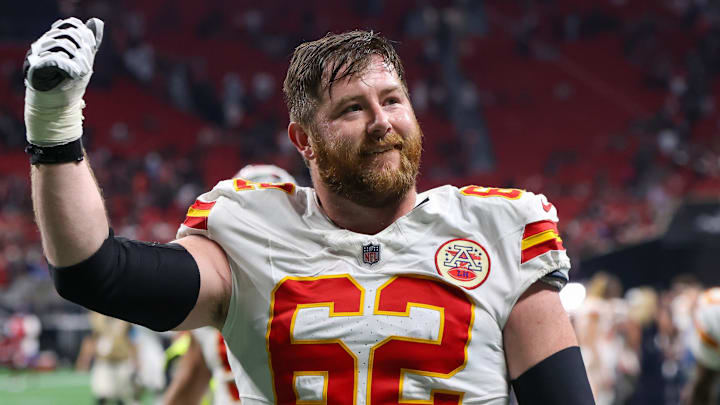 Sep 22, 2024; Atlanta, Georgia, USA; Kansas City Chiefs guard Joe Thuney (62) celebrates after a victory over the Atlanta Falcons at Mercedes-Benz Stadium. Mandatory Credit: Brett Davis-Imagn Images Sep 22, 2024; Atlanta, Georgia, USA; Kansas City Chiefs guard Joe Thuney (62) celebrates after a victory over the Atlanta Falcons at Mercedes-Benz Stadium. Mandatory Credit: Brett Davis-Imagn Images