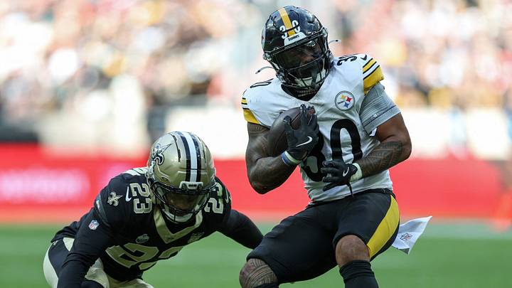 Pittsburgh Steelers running back Jaylen Warren