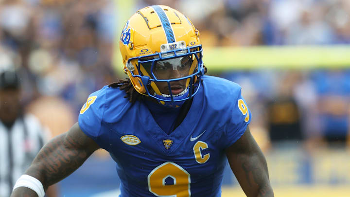 Pittsburgh Panthers linebacker Kyle Louis
