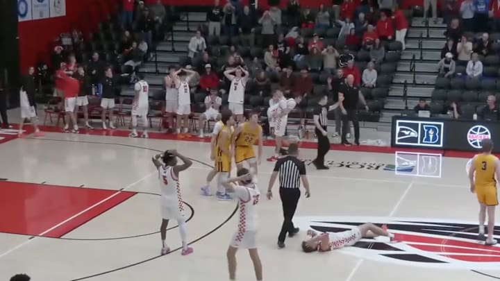 Southern Oregon reacts to a very unfortunate foul. Southern Oregon reacts to a very unfortunate foul.