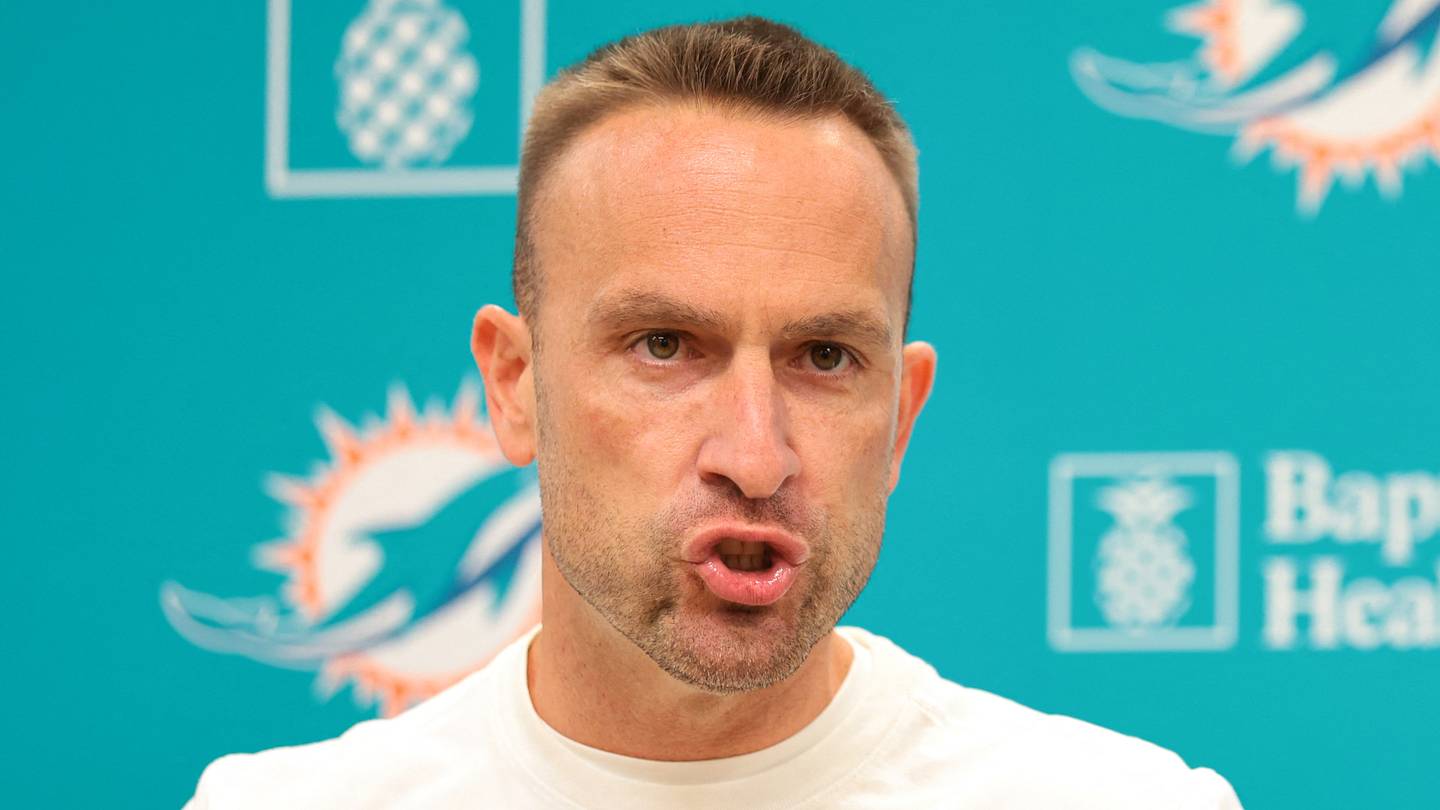 Predicting how Dolphins' first game under new regime will play out vs Raiders