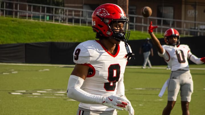 One of the top defenders out of Texas announced his commitment to stay in-state on Wednesday.