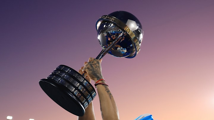 Racing é o atual campeão da Sul-Americana Racing é o atual campeão da Sul-Americana