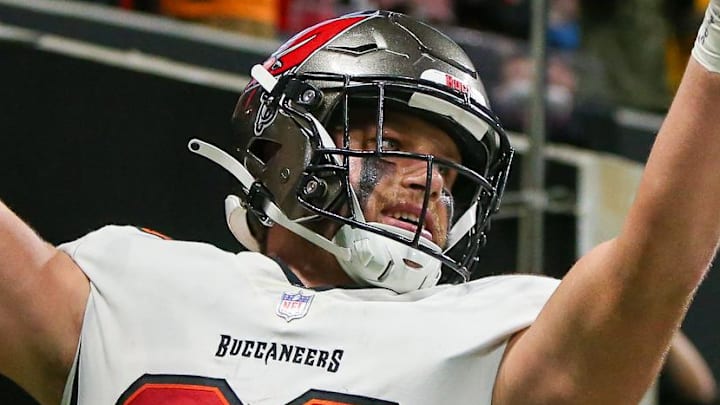 Tampa Bay Buccaneers tight end Cade Otton is won't be leaving in free agency after agreeing to a new deal. 