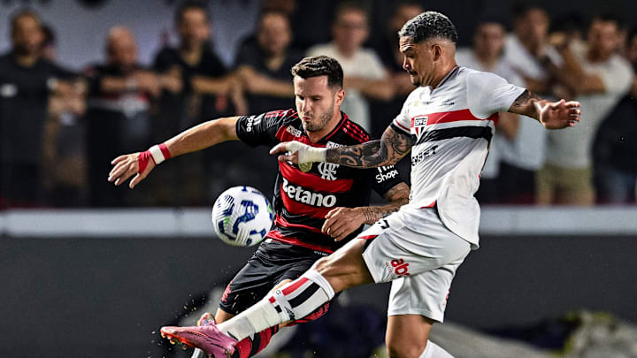 São Paulo e Flamengo fizeram jogo intenso e disputado na Vila